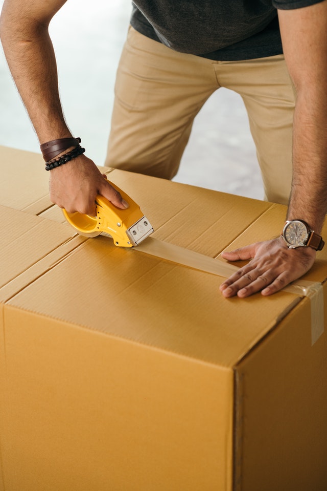 Three Types of Businesses that Depend on Courier Services